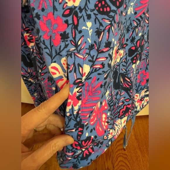 Lilly Pulitzer Emmaline Cropped Pullover size L in Boca Blue Birds Eye View - Picture 9 of 12